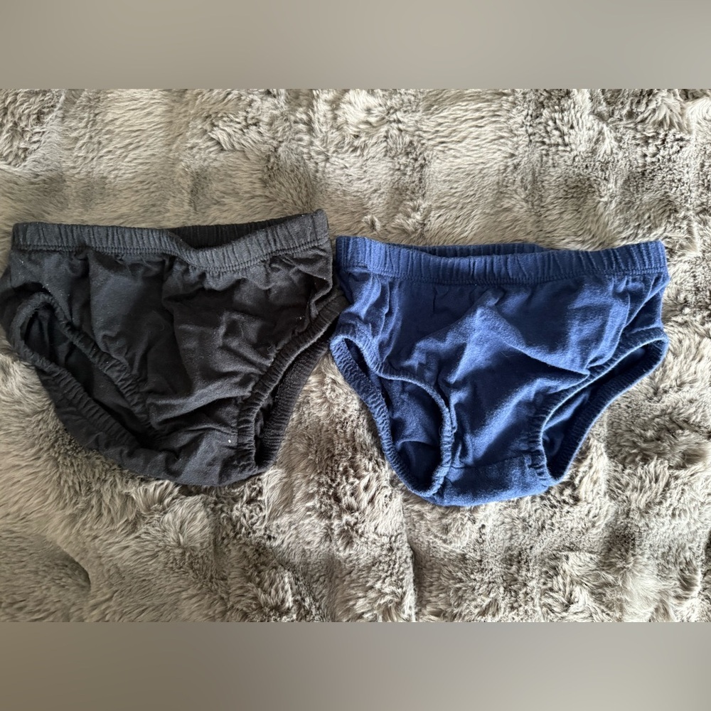 Bundle of two diaper covers in navy and black size 6-12M